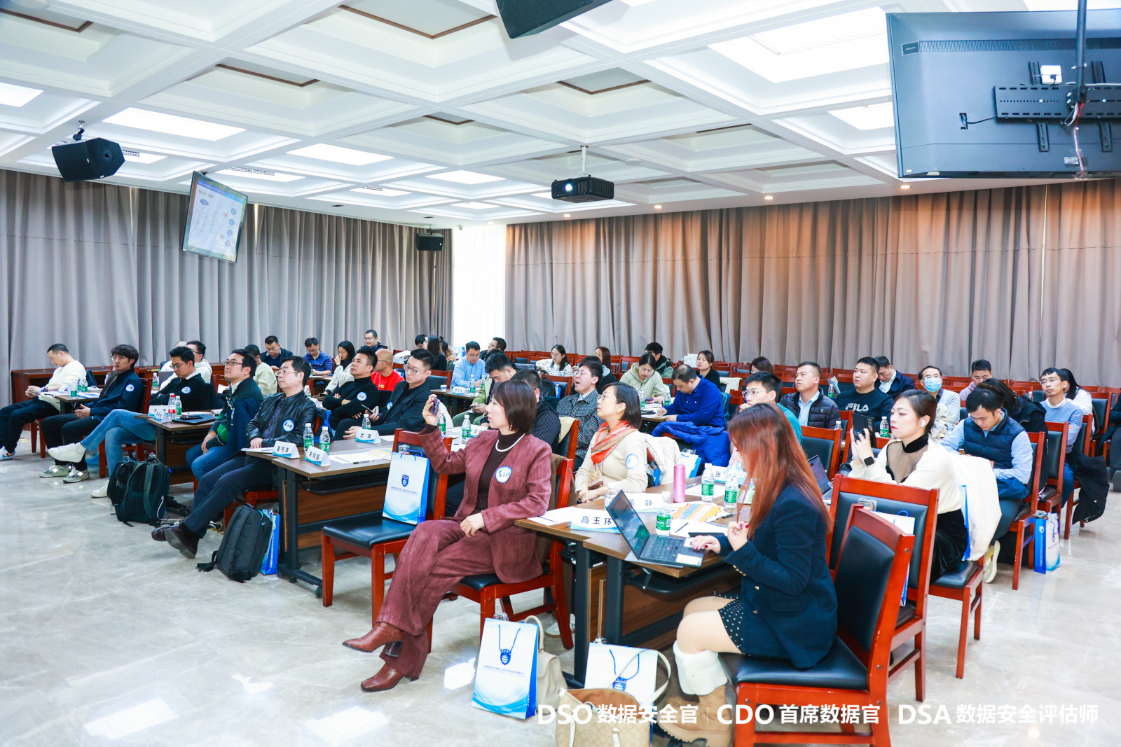 微信图片_20241125101501.jpg 微信图片_20241125101501.jpg